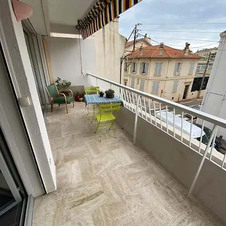 Grand De Style Avec Parking -